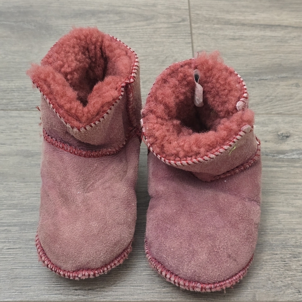 UGG Baby Fuzzy Boots Comfy Reddish Color Soft - Picture 5 of 6